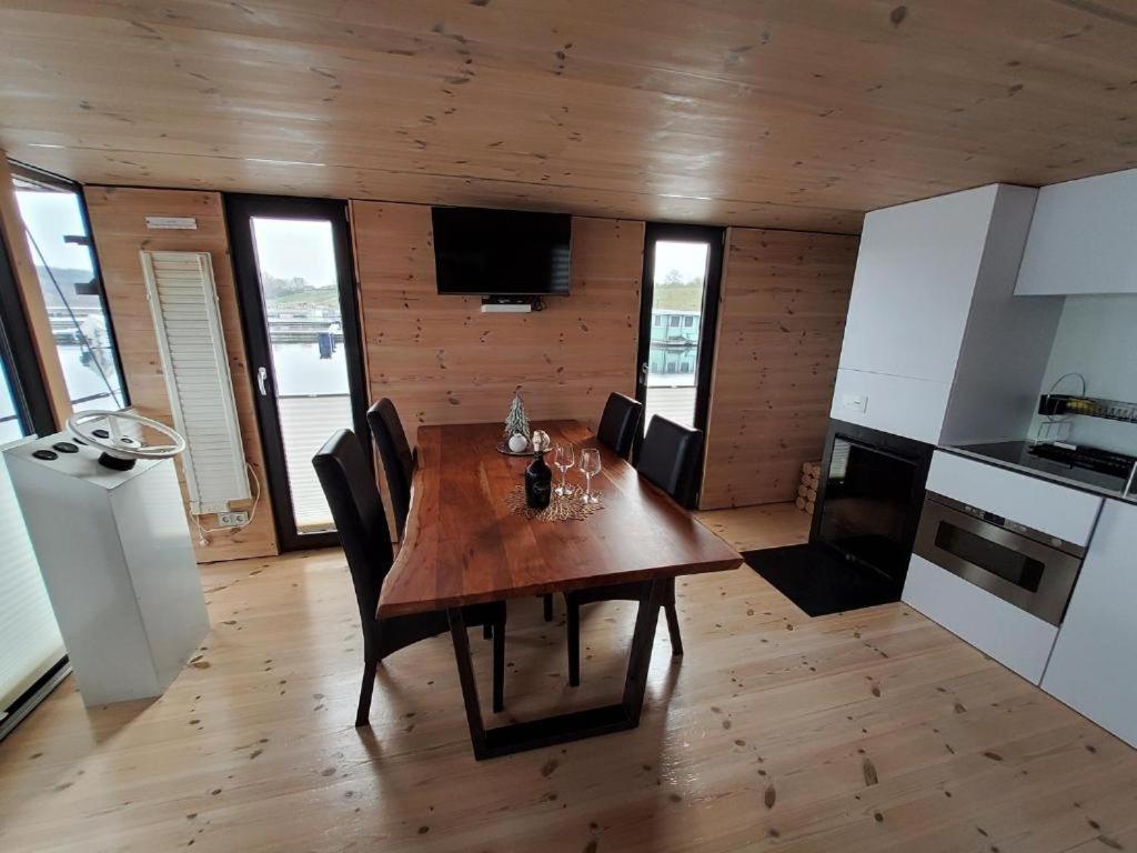 Hotel Hausboot Geiselruh à Braunsbedra Extérieur photo